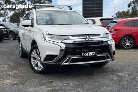 White 2021 Mitsubishi Outlander Wagon Es 7 Seat (2Wd)