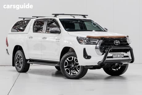White 2020 Toyota Hilux Double Cab Pick Up Sr5 (4X4)