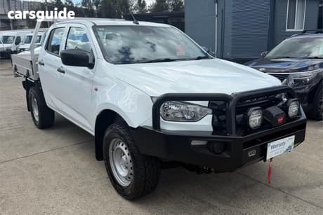 White 2023 Isuzu D-MAX Crew Cab Chassis Sx (4X4)