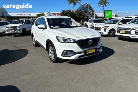 White 2024 MG HS Wagon Vibe