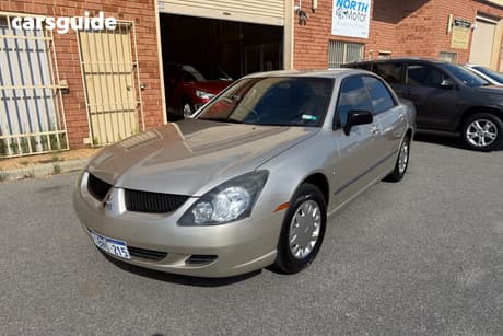 Gold 2004 Mitsubishi Magna Sedan Es