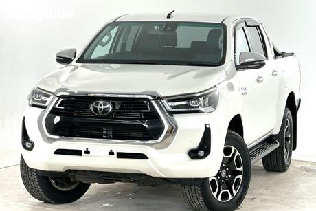 White 2020 Toyota Hilux Double Cab Pick Up Sr5 (4X4)