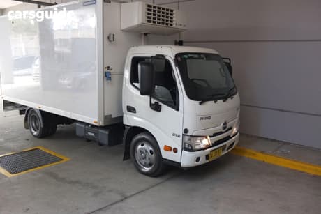 White 2021 Hino 300 SERIES Ute Tray 616