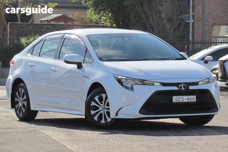 White 2020 Toyota Corolla Sedan Ascent Sport (Hybrid)