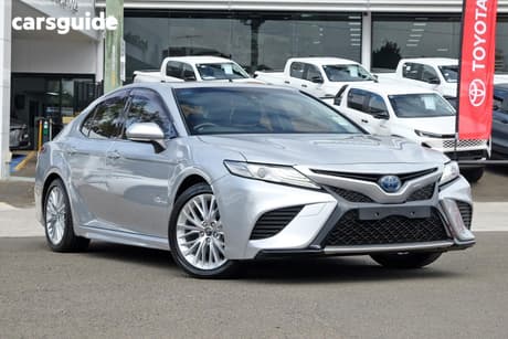 Silver 2019 Toyota Camry Sedan Sl