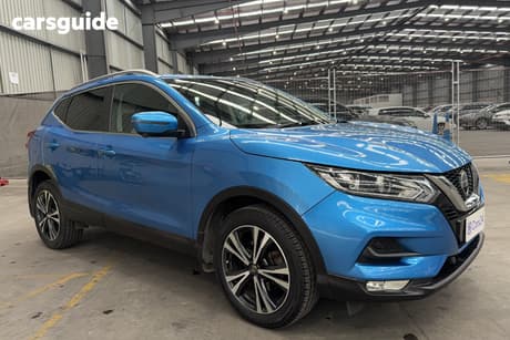 Blue 2018 Nissan Qashqai Wagon St-L