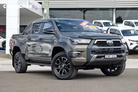 Bronze 2025 Toyota Hilux Double Cab Pick Up Rogue 48V (4X4)