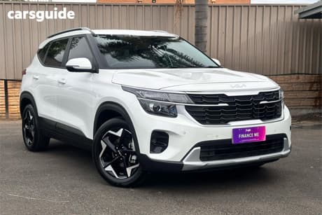 White 2023 Kia Seltos Wagon Sport (Fwd)
