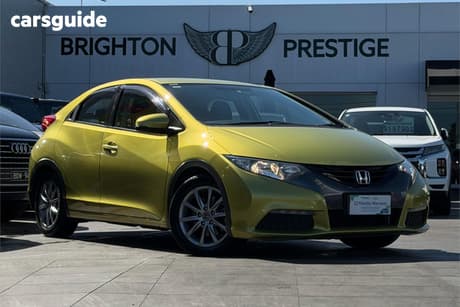 Green 2013 Honda Civic Hatchback Vti-S