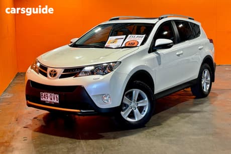 White 2013 Toyota RAV4 Wagon Cruiser (4X4)
