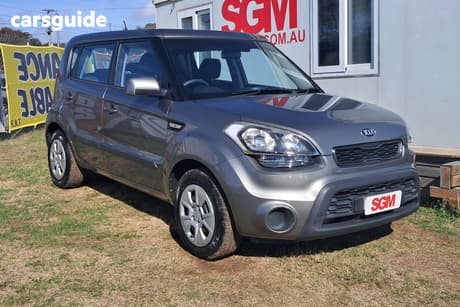 Silver 2013 Kia Soul Hatchback