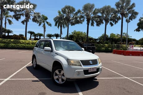 Silver 2010 Suzuki Grand Vitara Wagon (4X4)