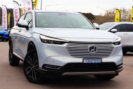 White 2024 Honda HR-V Wagon E:Hev L