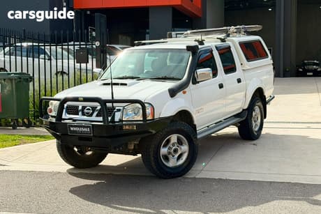White 2014 Nissan Navara Dual Cab Pick-up St-R (4X4)