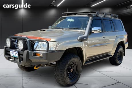 Gold 2006 Nissan Patrol Wagon St-L (4X4)