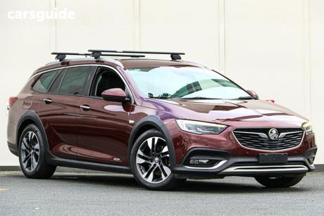 Red 2017 Holden Calais Liftback V