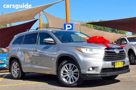 Silver 2014 Toyota Kluger Wagon Grande (4X4)