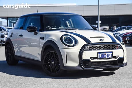 White 2022 Mini Cooper Hatchback S Classic 3D Hatch