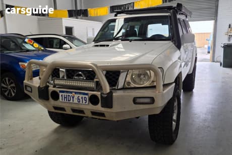 White 2005 Nissan Patrol Wagon St (4X4)