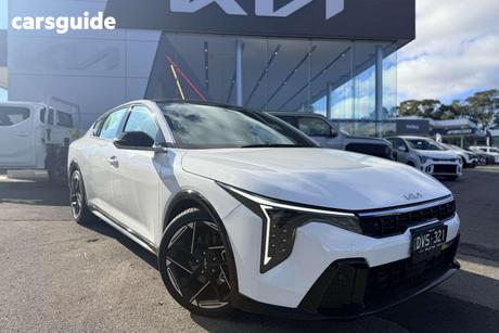 White 2025 Kia K4 Sedan Gt-Line