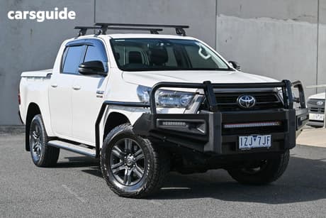 White 2023 Toyota Hilux Double Cab Pick Up Sr (4X4)
