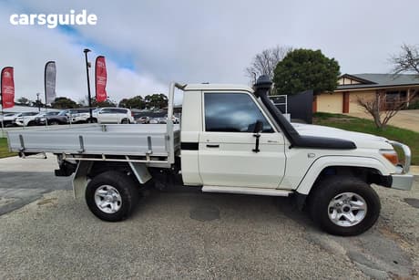 White 2019 Toyota Landcruiser Cab Chassis Gxl (4X4)