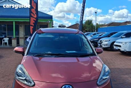 Red 2017 Toyota Sienta SUV HYBRID X
