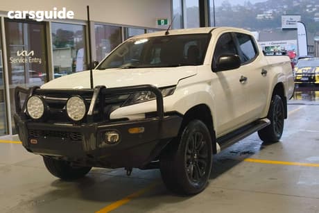 White 2022 Mitsubishi Triton Double Cab Pick Up Glx-R (4X4)