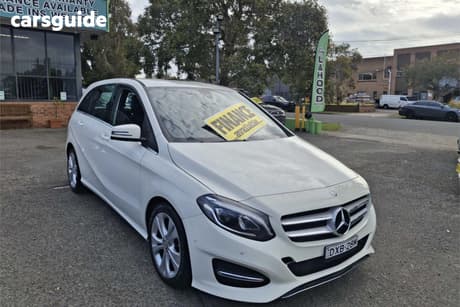White 2017 Mercedes-Benz B200 Hatchback
