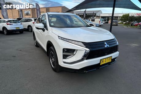 White 2024 Mitsubishi Eclipse Cross Wagon Es (2Wd)