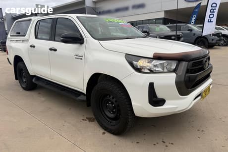 White 2020 Toyota Hilux Double Cab Pick Up Sr (4X4)