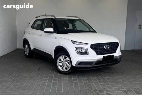 White 2024 Hyundai Venue Wagon