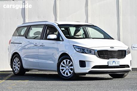 White 2017 Kia Carnival Wagon S