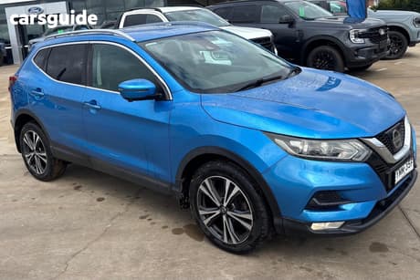 Blue 2018 Nissan Qashqai Wagon St-L