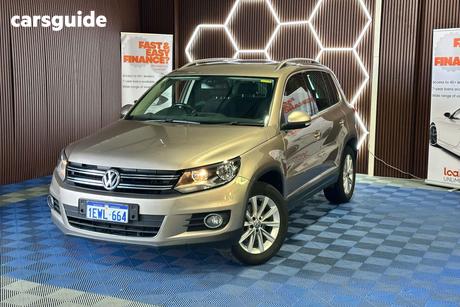 Beige 2015 Volkswagen Tiguan SUV 130 TDI (4X4) 5NC MY16