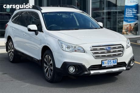White 2017 Subaru Outback Wagon 2.5I