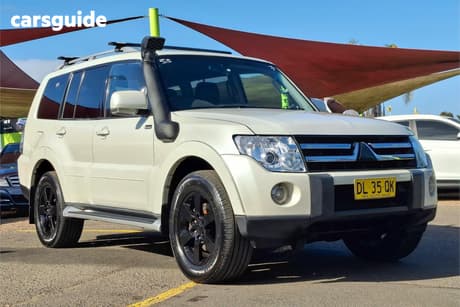 White 2008 Mitsubishi Pajero Wagon Vr-X Lwb (4X4)