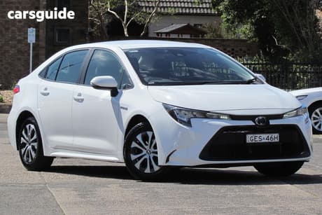 White 2020 Toyota Corolla Sedan Ascent Sport (Hybrid)