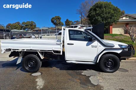 White 2020 Toyota Hilux Cab Chassis Sr (4X4)