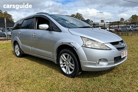 Silver 2007 Mitsubishi Grandis Wagon Vr-X