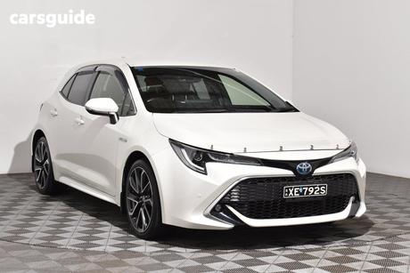 White 2019 Toyota Corolla Hatchback Zr (Hybrid)