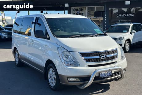 White 2011 Hyundai Imax Wagon