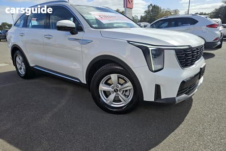 White 2023 Kia Sorento Wagon S 7 Seat