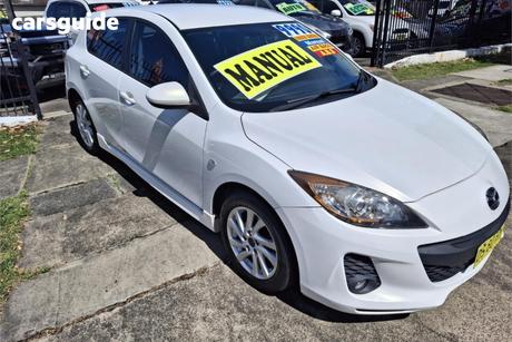 White 2013 Mazda 3 Hatchback Maxx Sport