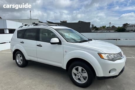 White 2007 Mitsubishi Outlander Wagon Vr