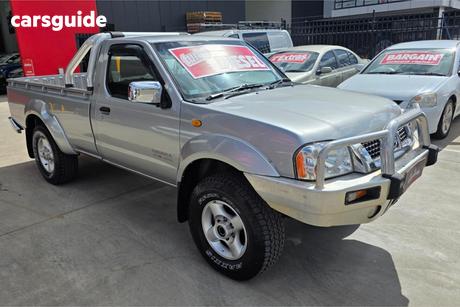 Silver 2005 Nissan Navara Pickup St-R (4X4)