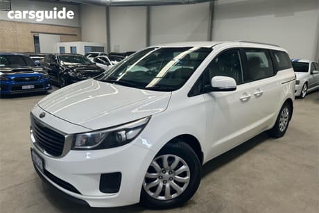 White 2018 Kia Carnival Wagon S