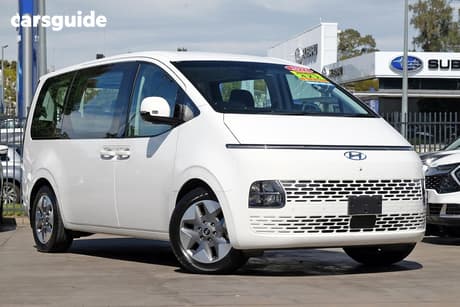 White 2022 Hyundai Staria Wagon