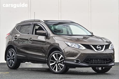 Brown 2017 Nissan Qashqai Wagon Ti (4X2)