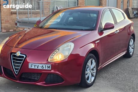 Red 2014 Alfa Romeo Giulietta Hatchback Progression 1.4